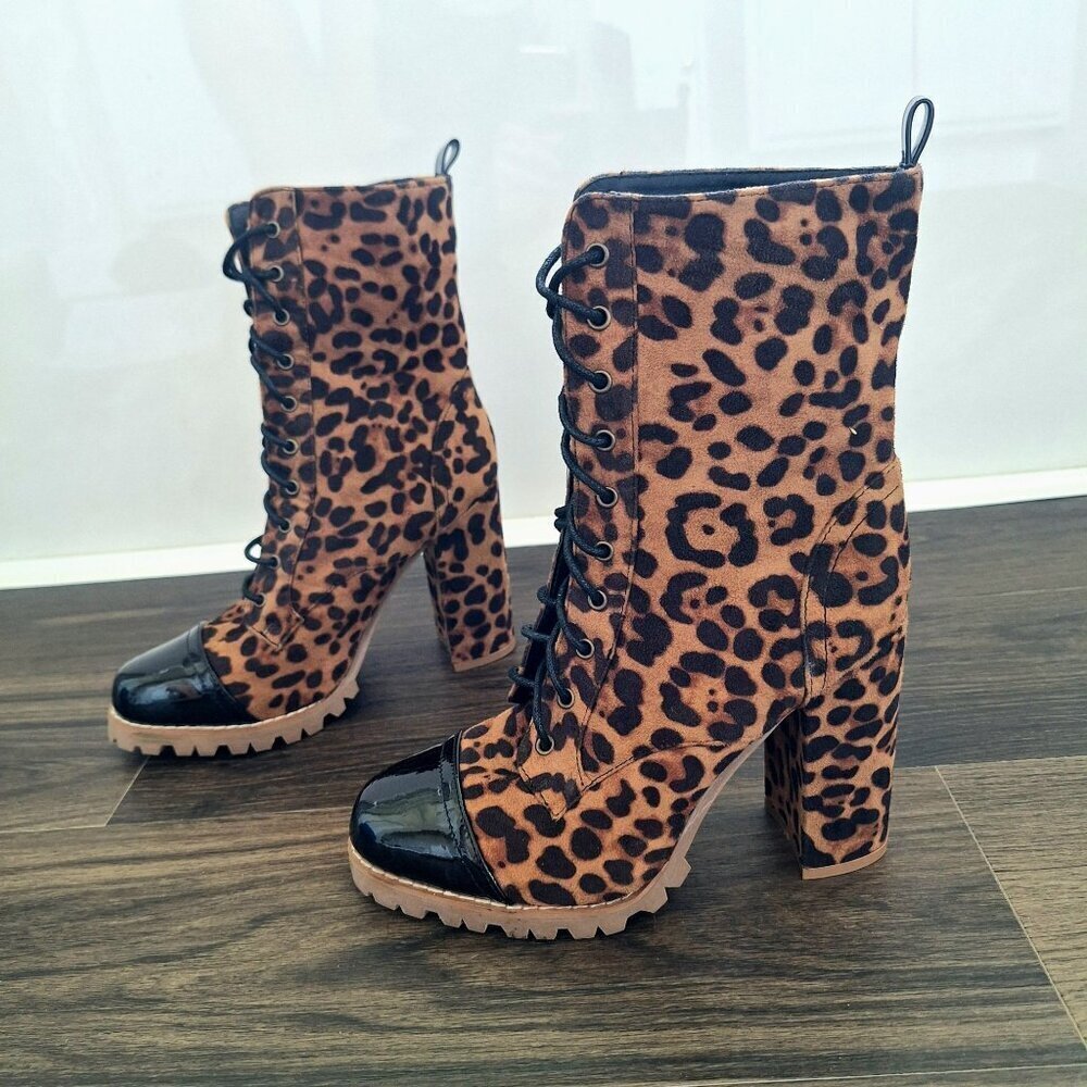 NWOT Olivia Jaymes Lace Up Leopard Chunky Heel Size 6.5 Boots